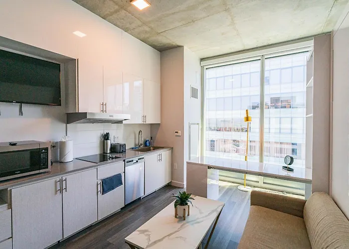 Panoramic Studio-1br-3br, Pool, Gym, Parking, Patio, Bbq Apartment *