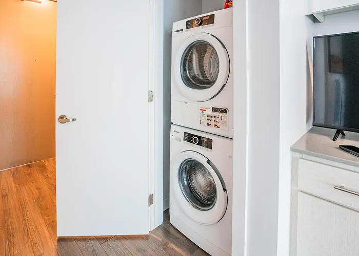 Panoramic Studio-1br-3br, Pool, Gym, Parking, Patio, Bbq
