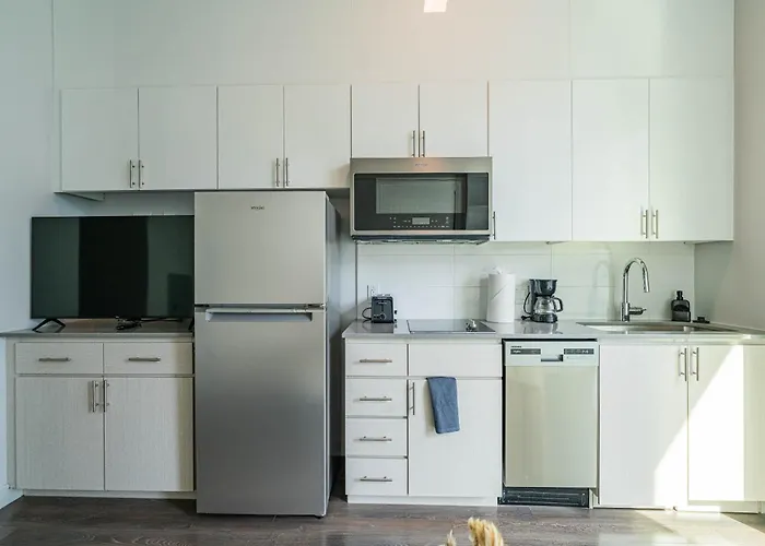 Panoramic Studio-1br-3br, Pool, Gym, Parking, Patio, Bbq Apartment *