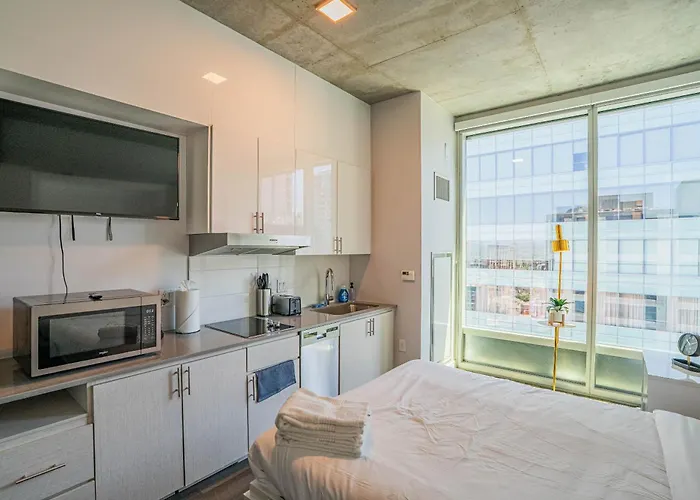 Panoramic Studio-1br-3br, Pool, Gym, Parking, Patio, Bbq * Phoenix