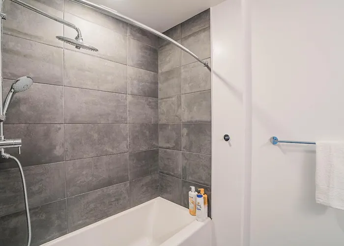 Apartment Panoramic Studio-1br-3br, Pool, Gym, Parking, Patio, Bbq