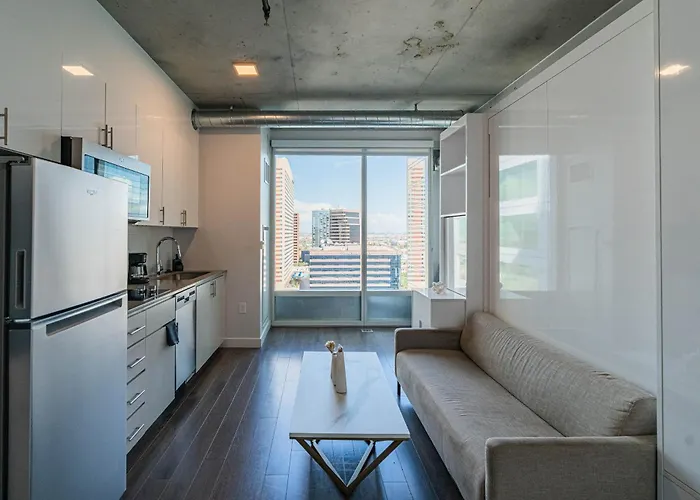 Panoramic Studio-1br-3br, Pool, Gym, Parking, Patio, Bbq Apartment *