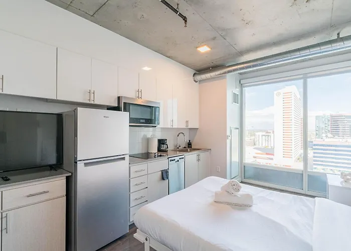 Panoramic Studio-1br-3br, Pool, Gym, Parking, Patio, Bbq Apartment