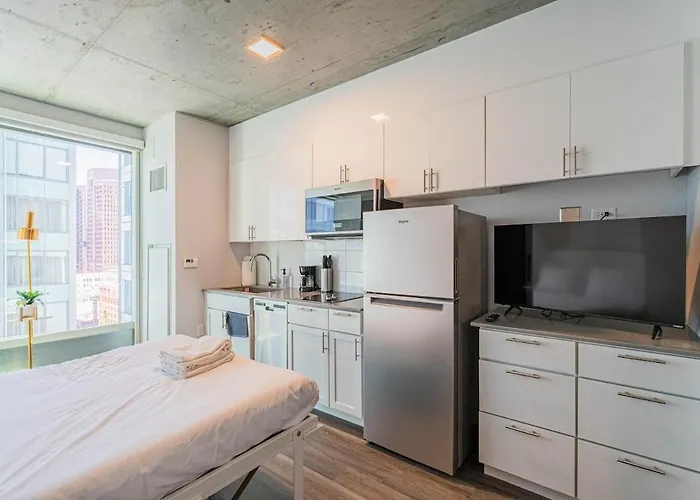 Apartment Panoramic Studio-1br-3br, Pool, Gym, Parking, Patio, Bbq