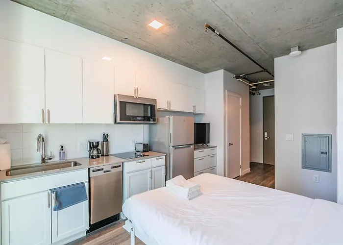 Panoramic Studio-1br-3br, Pool, Gym, Parking, Patio, Bbq Apartment Phoenix